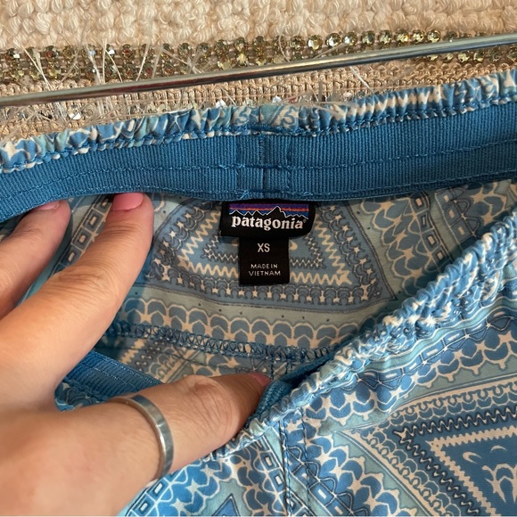 Patagonia Baggies Blue Geometric Print Shorts - Picture 3 of 4